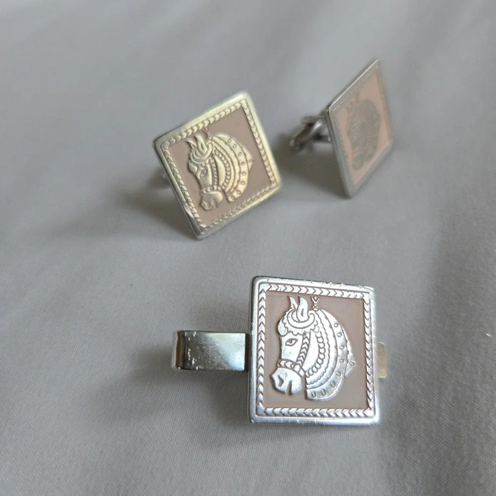 VTG Swank Horse Head Cufflinks Tie Clip Set OS Men Silver Tan Equestrian Jewelry